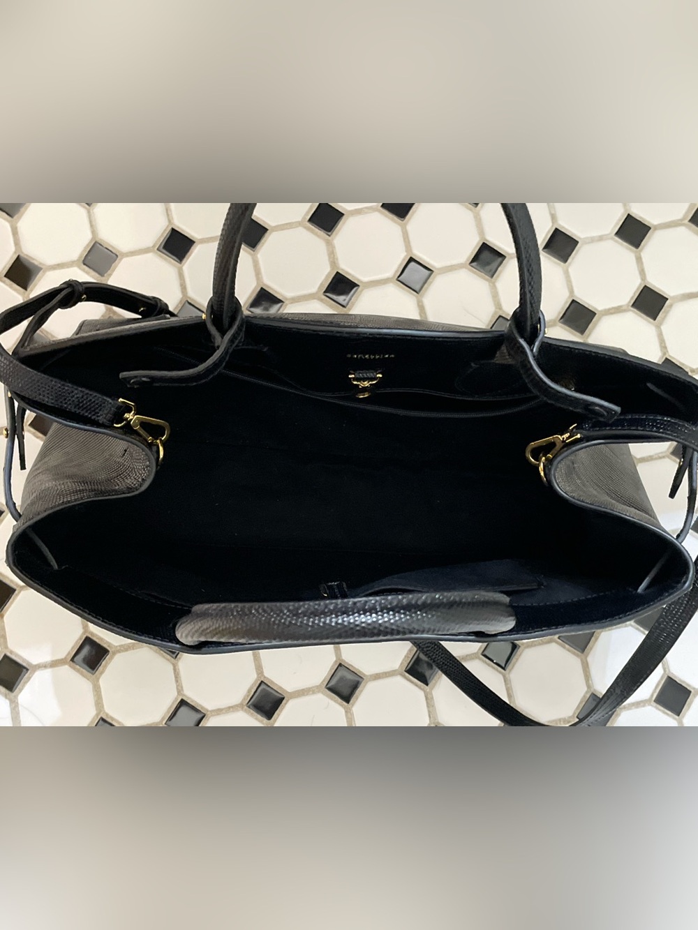 DeMellier 100% Italian Cowhide Lizard Embossed Black Hudson Tote Bag - Picture 7 of 15